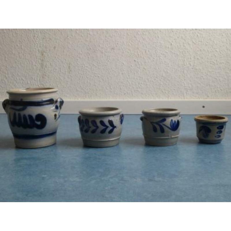 4 kleine Keulse gres potten