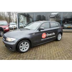 Bmw 1-serie 118d High Executive 6 versn loopt nieuw alle on