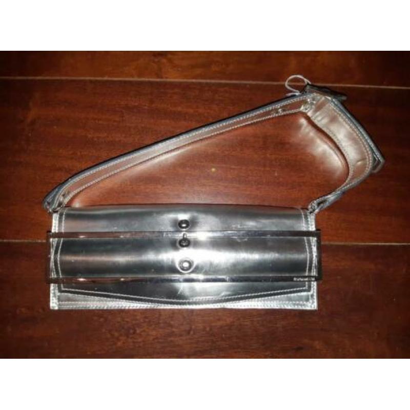 Karen millen tasje Zilver.