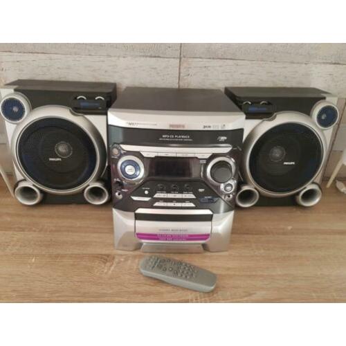 Philips stereoset 3 cd wisselaar en 1 cassettedeck