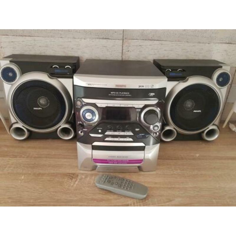 Philips stereoset 3 cd wisselaar en 1 cassettedeck