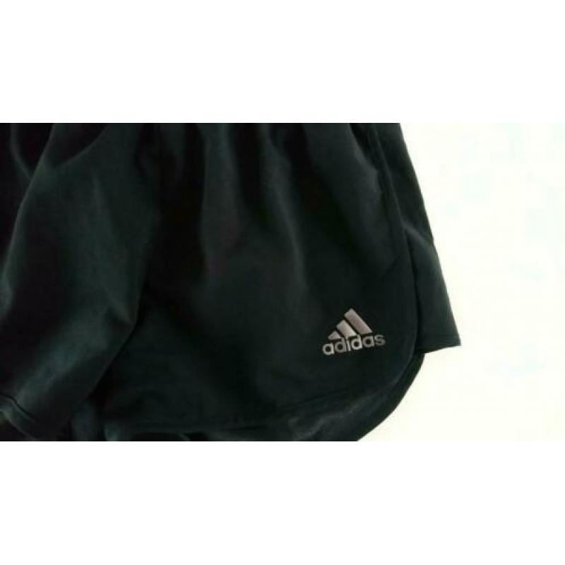 Short Adidas climalite maat 140