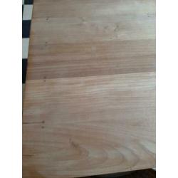 Eetkamertafel + 6 stoelen