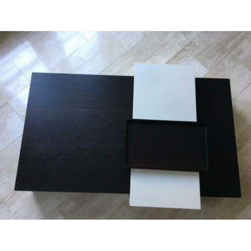Salon / bijzet / lage / houten tafel