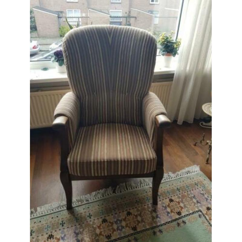 Vintage stoelen in goede staat mooi voor weinig 30 euro