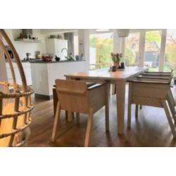 Wit gelakte eettafel van steigerhout