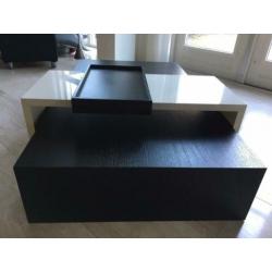 Salon / bijzet / lage / houten tafel