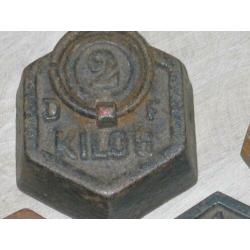 6 stuks zeskantige gewichten 2 van 2 Kg , 3 van 1 Kg en 1 kl