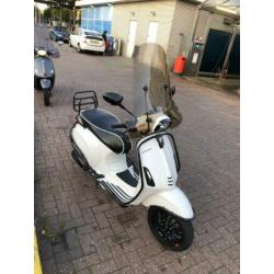 Vespa sprint 2018 full option