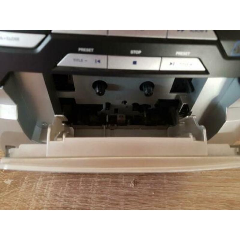 Philips stereoset 3 cd wisselaar en 1 cassettedeck