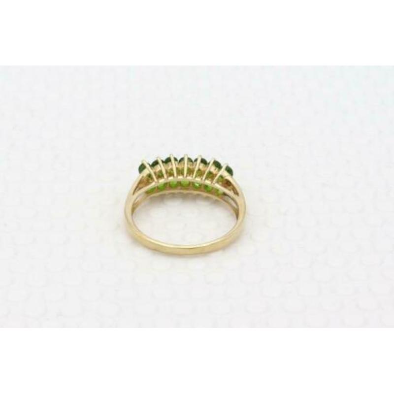 Gouden ring met 14x smaragd. Maat: 17.75. Nr: 2020/183