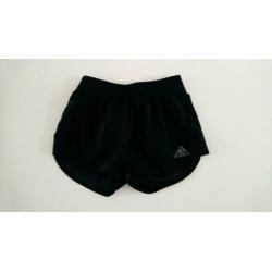 Short Adidas climalite maat 140