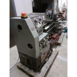 Draaibank Unicum werkplaatsbank,laagbed 1500mm tussen center