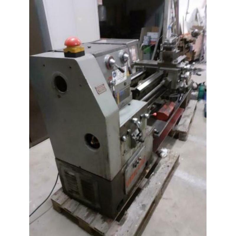 Draaibank Unicum werkplaatsbank,laagbed 1500mm tussen center