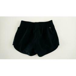 Short Adidas climalite maat 140
