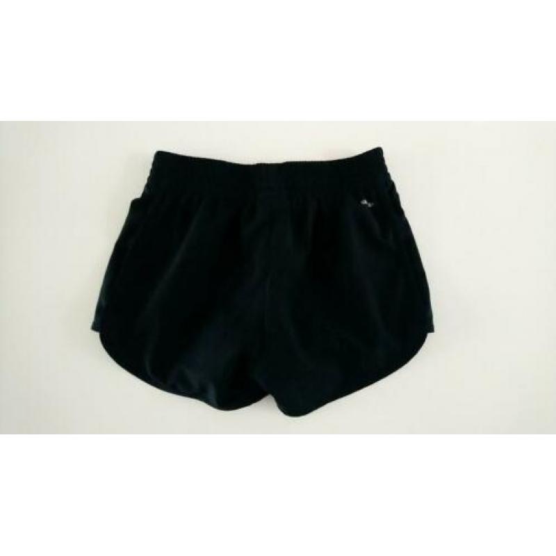 Short Adidas climalite maat 140