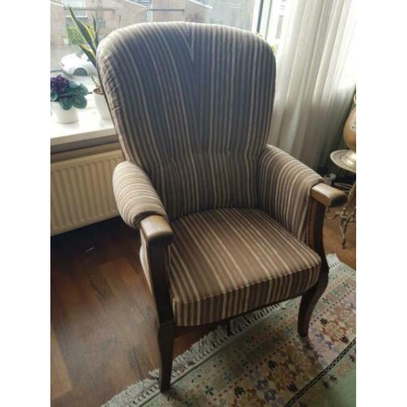 Vintage stoelen in goede staat mooi voor weinig 30 euro