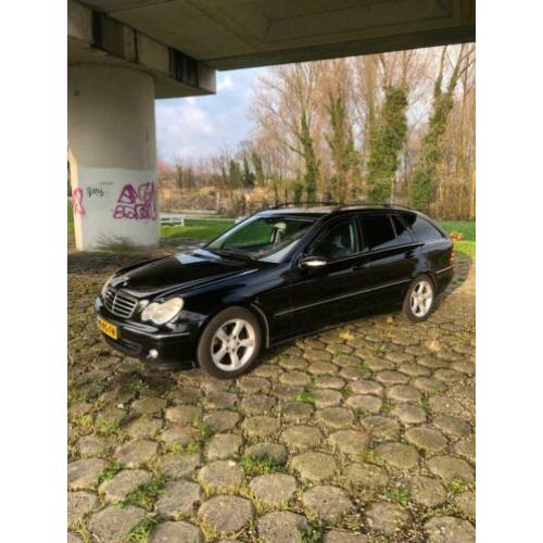 2.2 CDI C200 Combi AUT, navi, bluetooth, 2005 Zwart