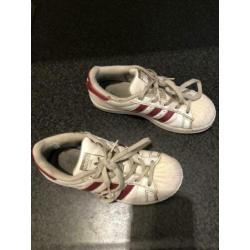 Adidas superstar maat 33 gymschoen meisje