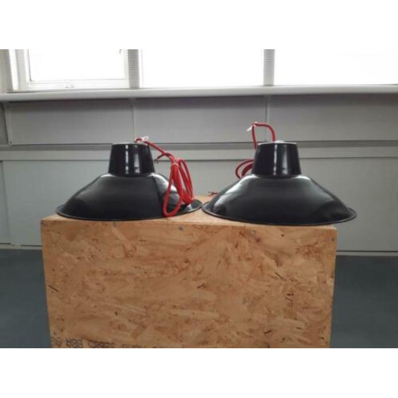 Set van 2 vintage emaille lampen