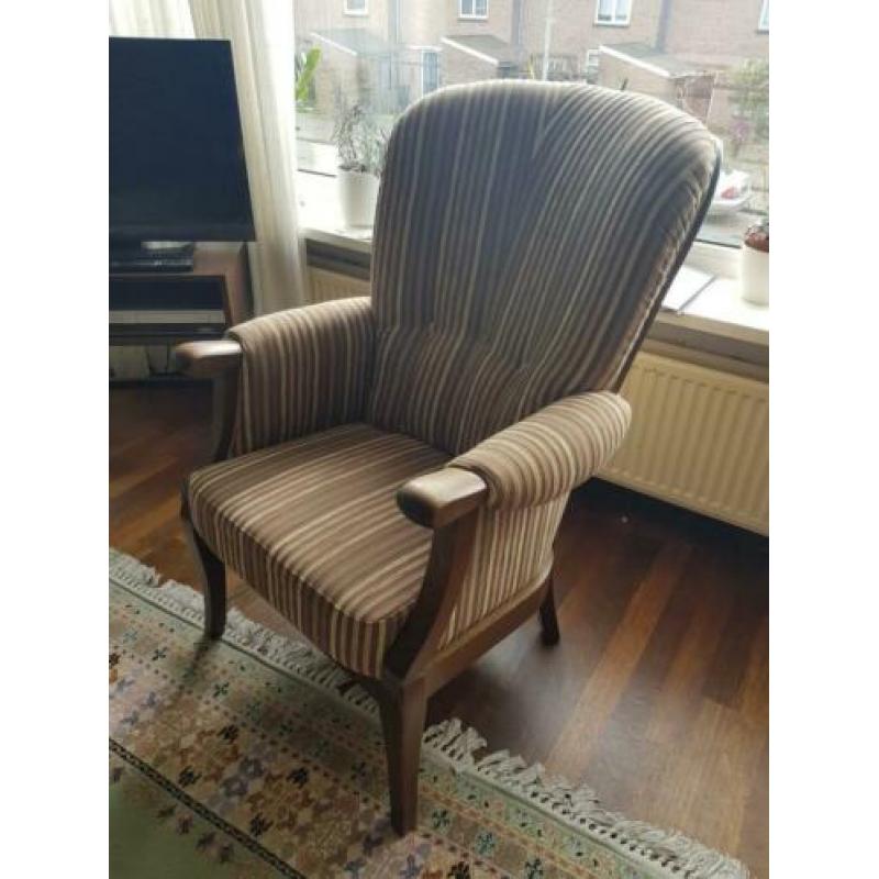 Vintage stoelen in goede staat mooi voor weinig 30 euro