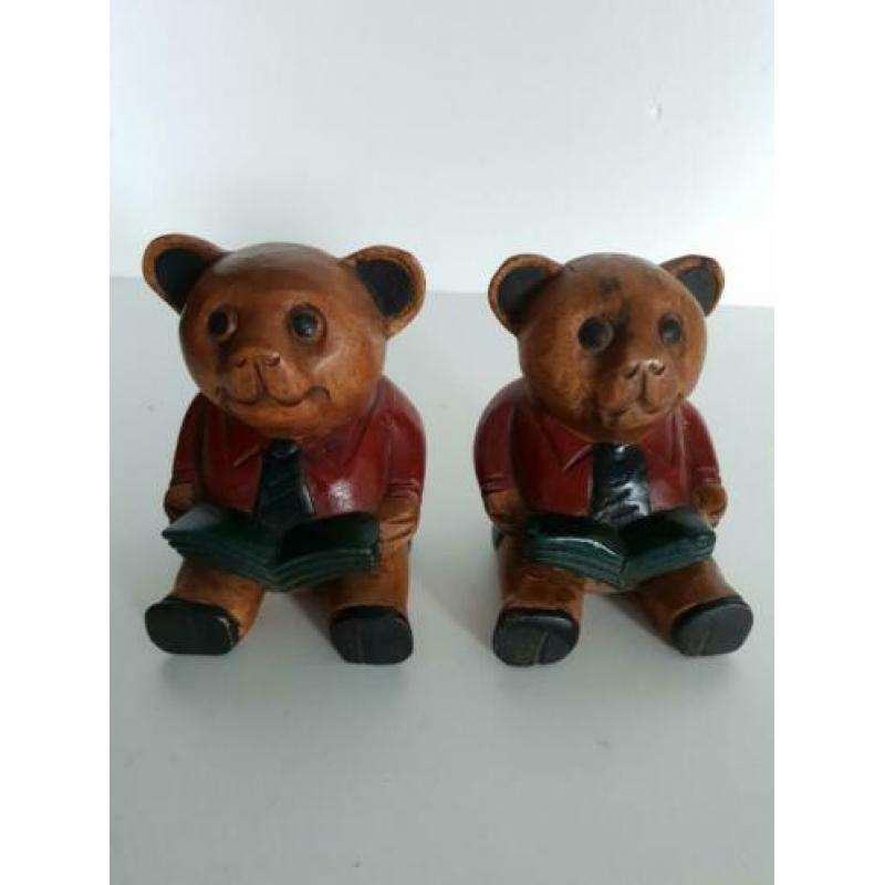 Uit hout gesneden 2 zittende beertjes