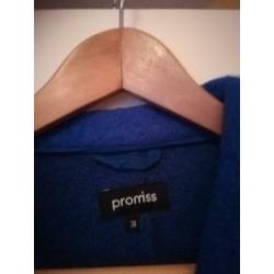 Blauw jasje van Promiss. Maat 40
