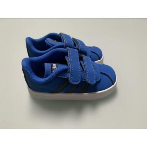 Nieuwe blauwe Adidas schoentjes maat 21