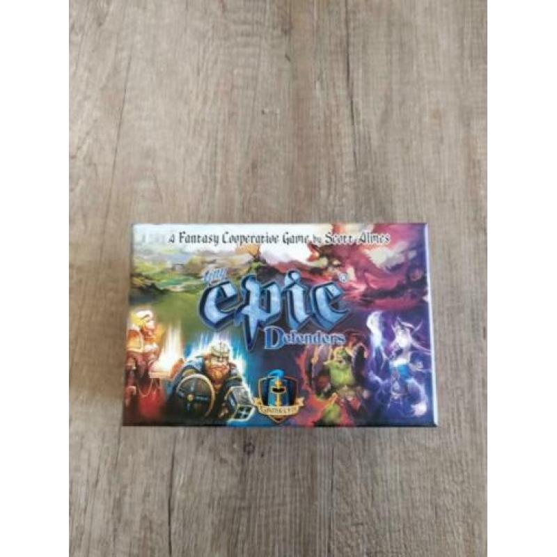 bordspel boardgame tiny epic defenders + expansion + playmat