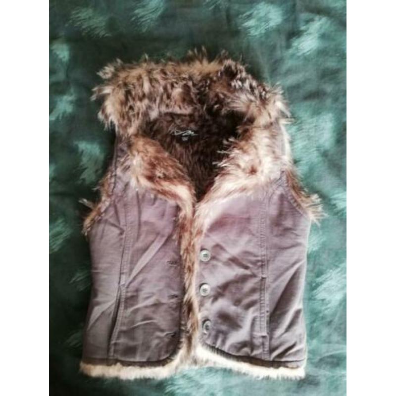 Leuk gevoerde gilet/bodywarmer mt122