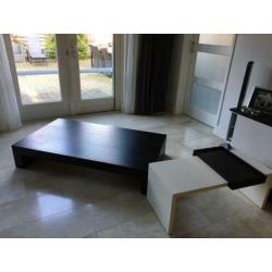 Salon / bijzet / lage / houten tafel