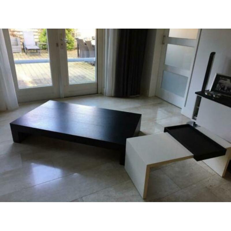 Salon / bijzet / lage / houten tafel