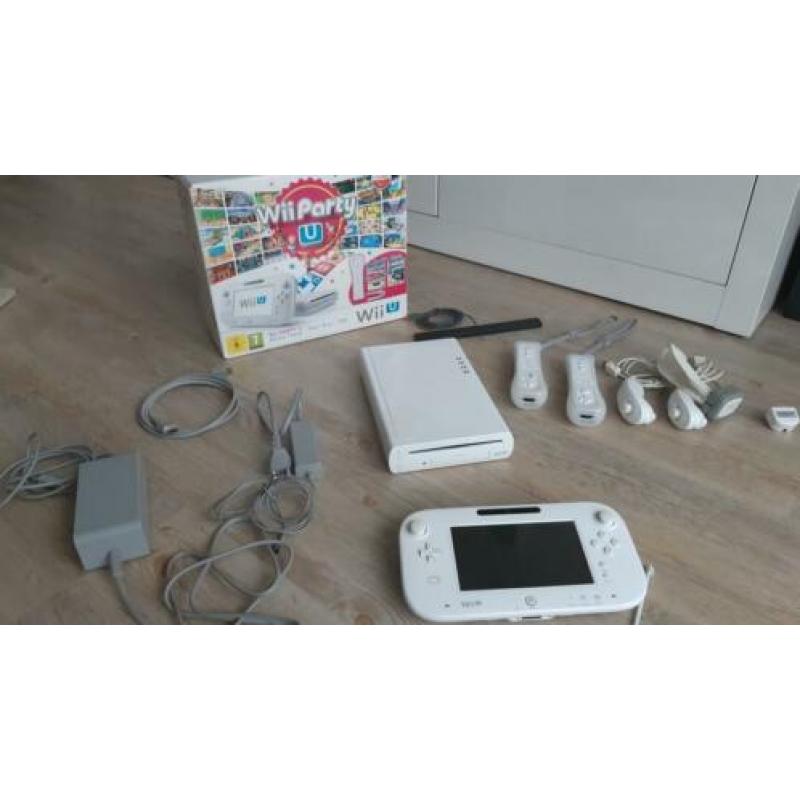 Zeer complete WiiU / extra controller / 12 spellen