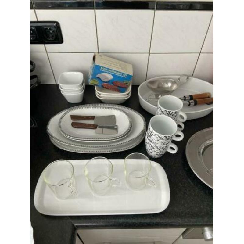 NU OF NOOIT BIJNA GRATIS heel veel servies voor € 10,00