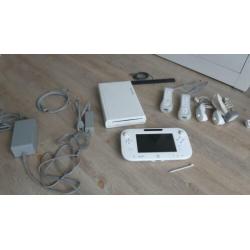 Zeer complete WiiU / extra controller / 12 spellen