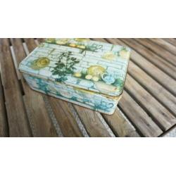 Oud brocante blik