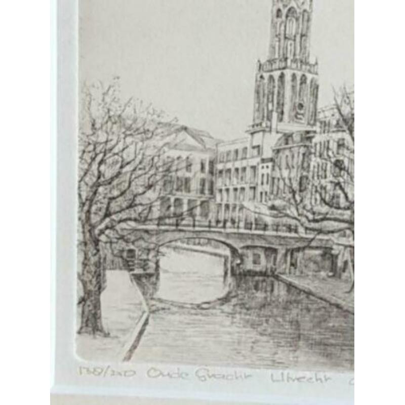 Ets van A. Wieringa Utrecht oude gracht met Dom genummerd