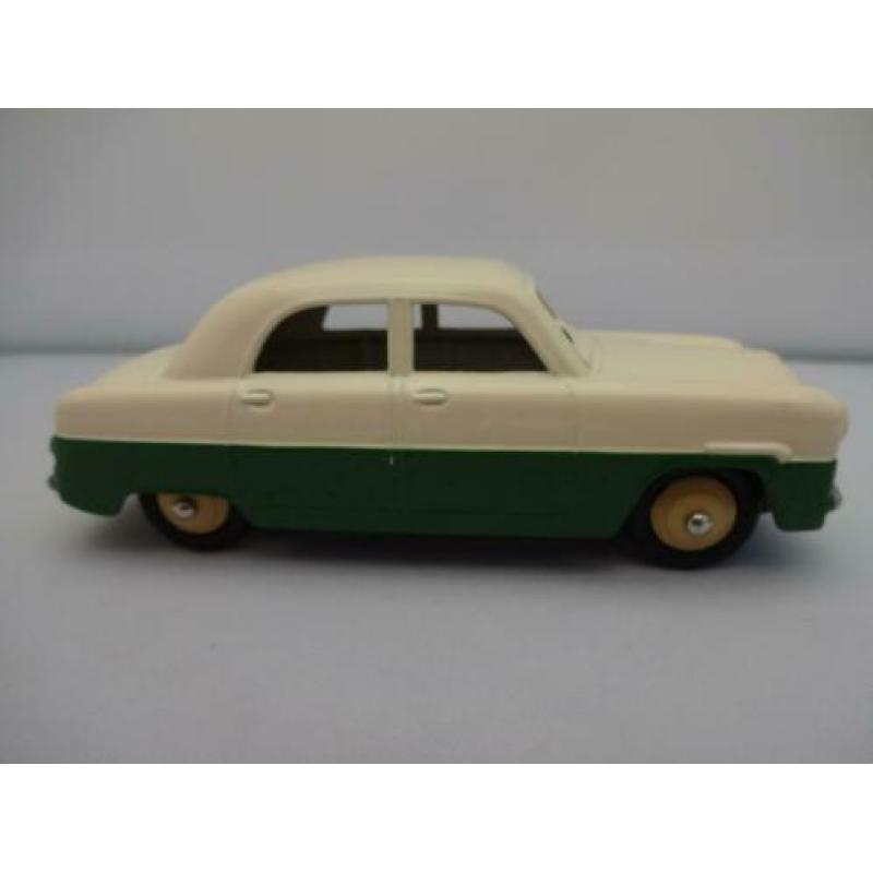 Ford Zephyr Saloon nr: 162 van Dinky Toys-de Agostini 1/43