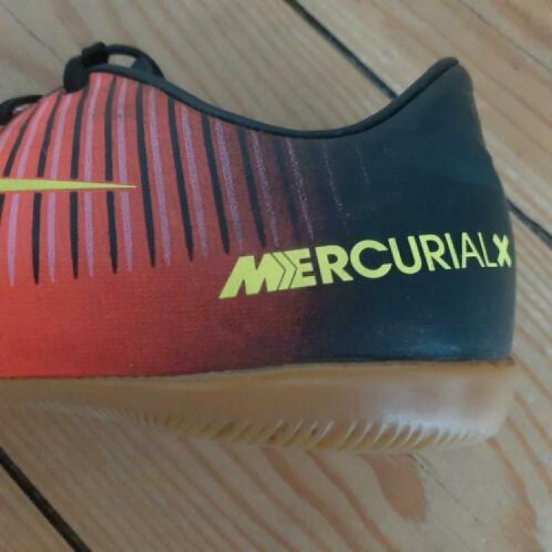 Nike mercurial zaalvoetbalschoen. Maat 37,5.