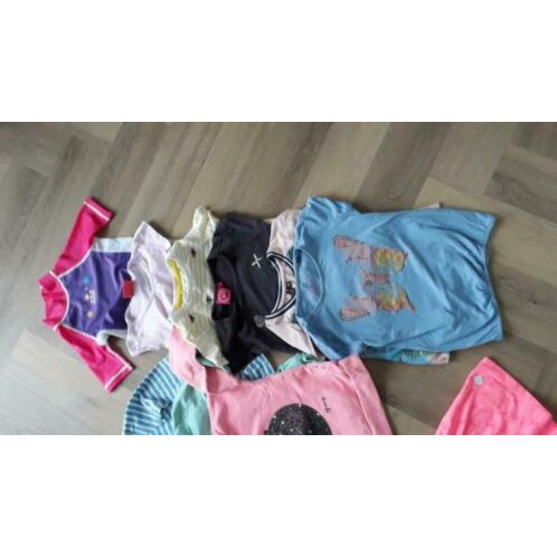 Pakket voorjaars-/zomerkleding maat 104/110