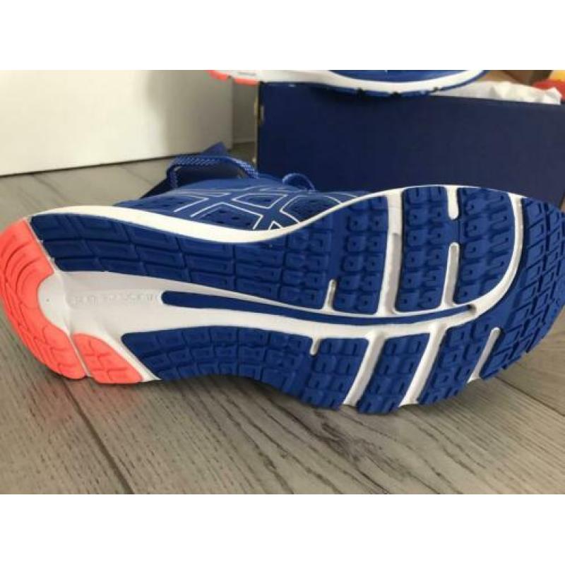 Nieuwe hardloopschoenen Asics
