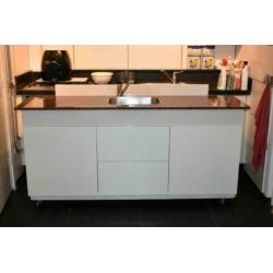 keuken met graniet aanrechtblad,kitchenette buitenkeuken