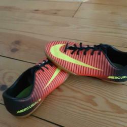 Nike mercurial zaalvoetbalschoen. Maat 37,5.