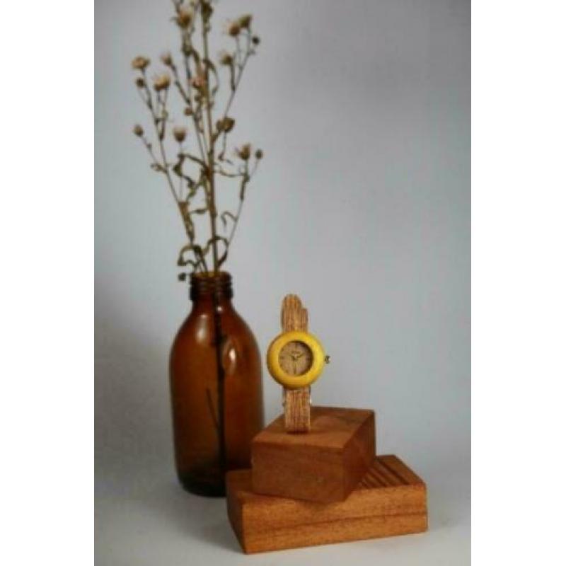 Houten horloge dames gemaakt in Indonesie