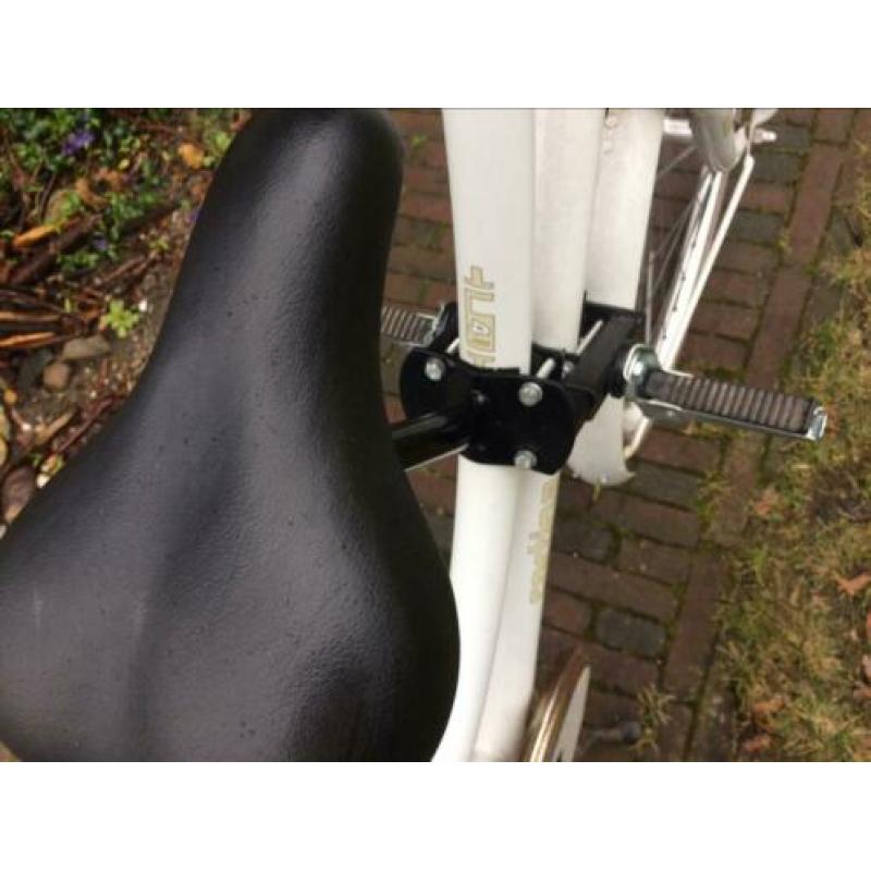Zadeltje voorop - voor op stang damesfiets