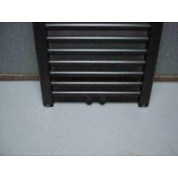 Design radiator 175 cm hoog x 40 cm breed in antraciet metal