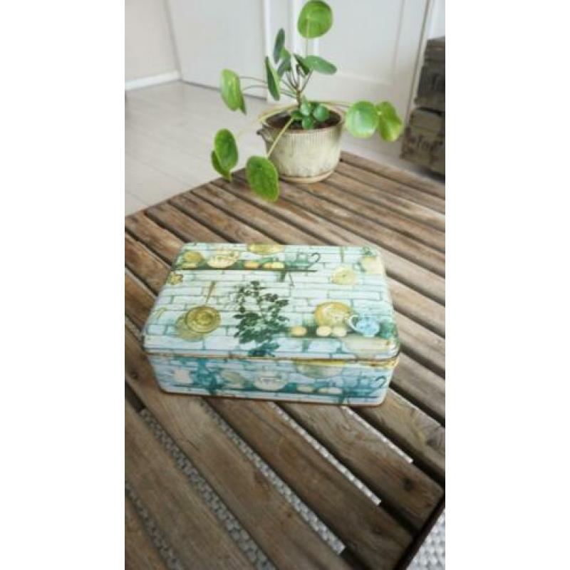 Oud brocante blik