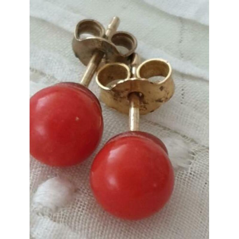 Antiek gouden hanger en oorbellen bloedkoraal