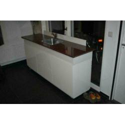 keuken met graniet aanrechtblad,kitchenette buitenkeuken