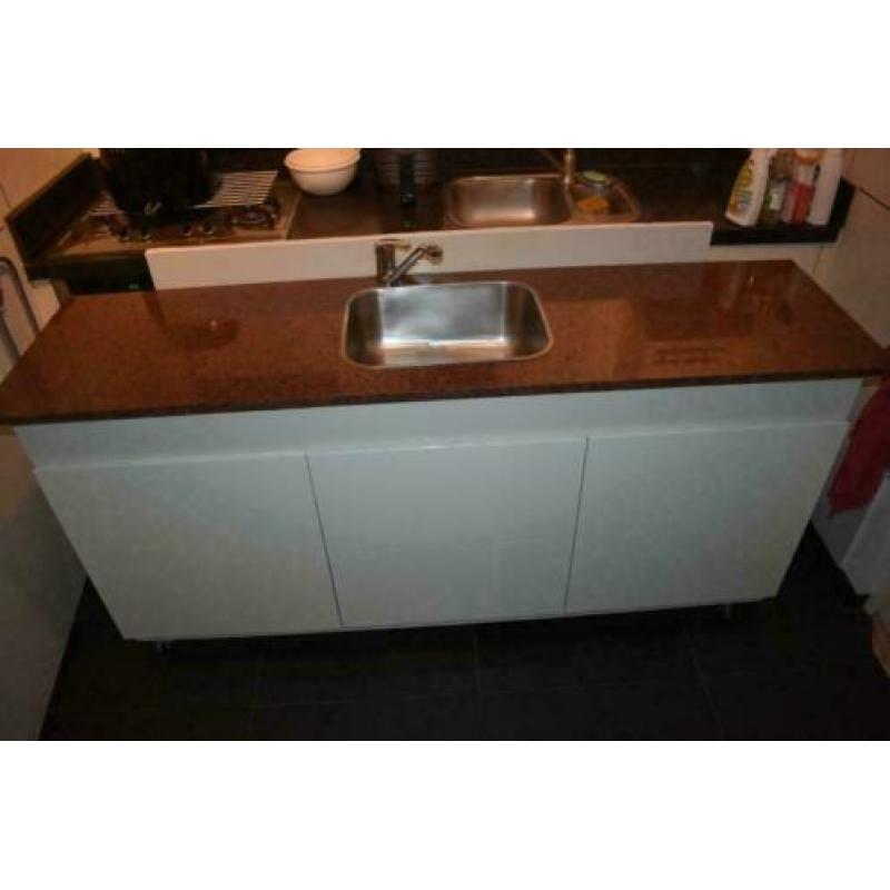 keuken met graniet aanrechtblad,kitchenette buitenkeuken